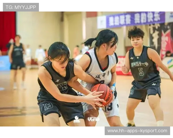 女篮球员赛中鼓舞队友画面感动网友