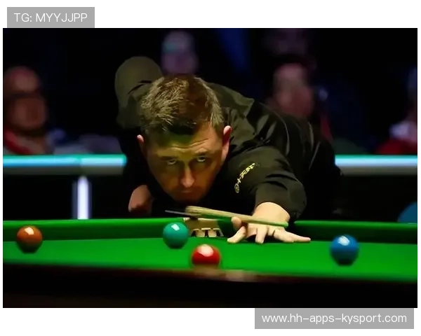 威尔逊顶袋精准进球引来掌声