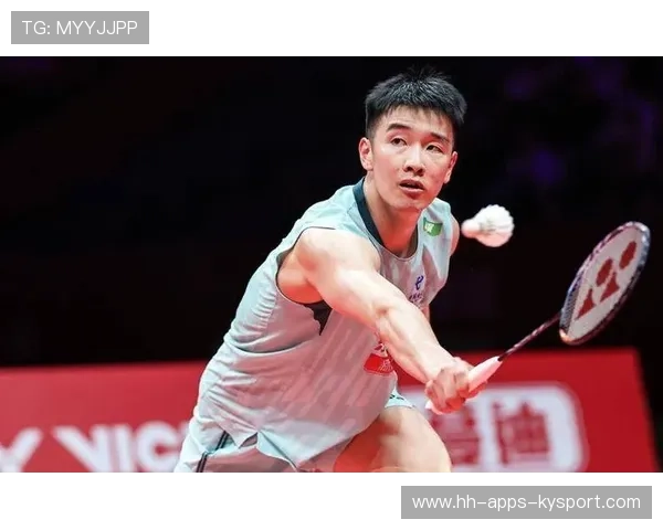 李诗沣后场斜线杀球命中死角，重燃羽坛激情！