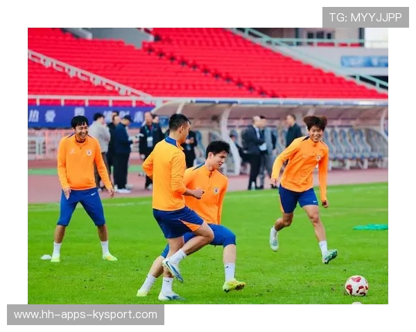 球员在中超赛场上展现出出色的团队配合意识,中超球员入场 球员在中超赛场上展现出出色的团队配合意识,中超球员入场