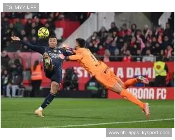 皇马中场抢断制造空档，维尼修斯一脚穿云破网